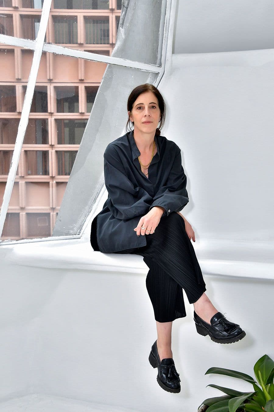 Kiki Mazzucchelli, Curator
